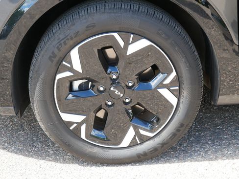 Certified 2024 Kia Niro Wind w/ Wind Preserve Package FWD image 15
