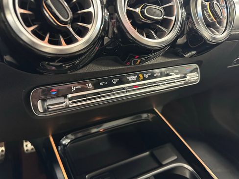 Used 2022 Mercedes-Benz GLB 250 GLB 250 AMG Line Parking Assis image 26