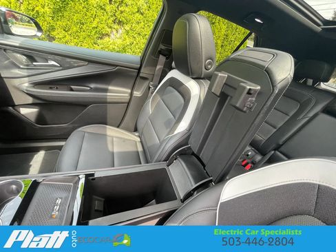 Used 2024 Chevrolet Blazer EV LT AWD/4WD image 30