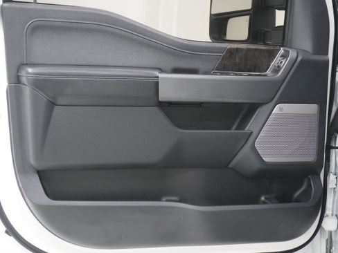 Used 2023 Ford F350 Lariat w/ Chrome Package image 17