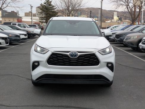 Used 2023 Toyota Highlander LE image 11