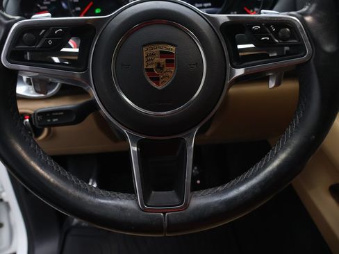 Used 2018 Porsche Cayenne w/ Premium Package AWD/4WD image 18