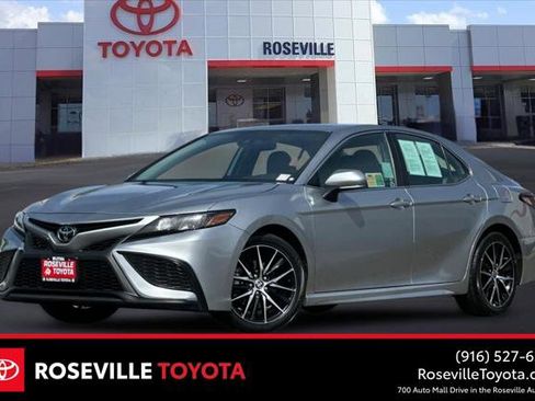 Certified 2024 Toyota Camry SE image 1