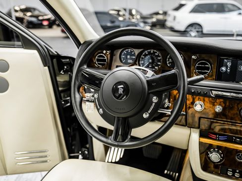 Used 2013 Rolls-Royce Phantom Sedan image 12