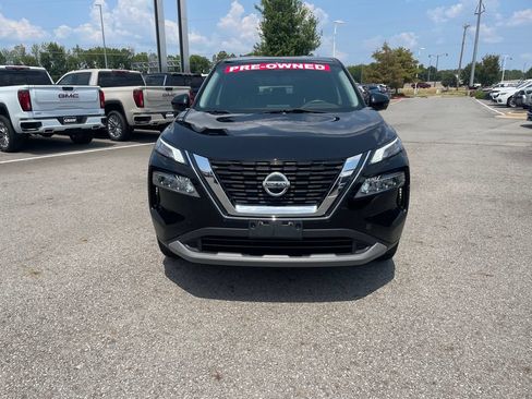 Used 2021 Nissan Rogue SV FWD image 2