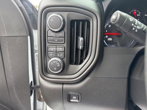 Certified 2024 GMC Sierra 2500 Pro w/ Convenience Package image 18