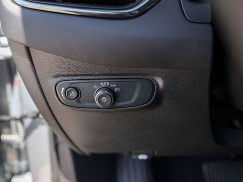 Used 2024 Chevrolet Equinox RS FWD image 18