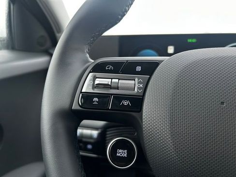 New 2025 Hyundai Ioniq 5 SE image 18