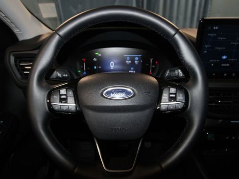 Used 2025 Ford Escape SE image 11