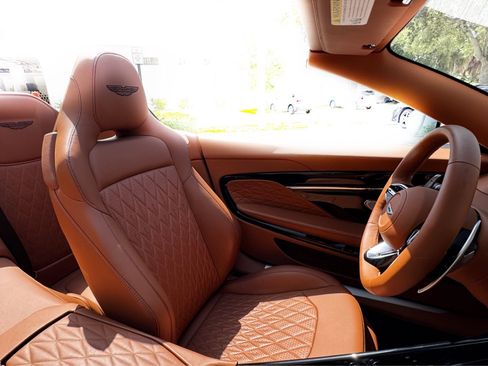 Used 2025 Aston Martin DB12 Convertible RWD image 11