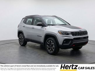 Used 2025 Jeep Compass Trailhawk AWD/4WD video 1