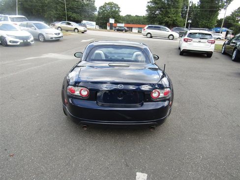 Used 2007 MAZDA MX-5 Miata Touring w/ Interior Trim Pkg image 7