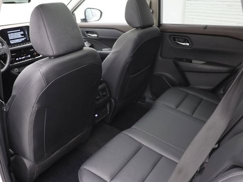 Used 2023 Nissan Rogue SL w/ SL Premium Package image 10