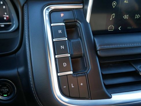 Used 2023 GMC Yukon SLE AWD/4WD image 28