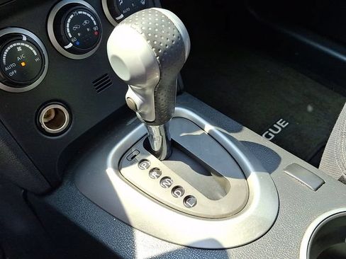 Used 2013 Nissan Rogue SV w/ Premium Pkg AWD/4WD image 16