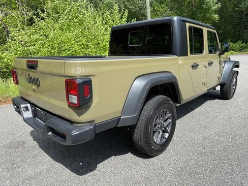 New 2025 Jeep Gladiator Sport image 7