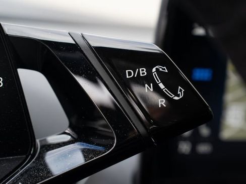 Used 2023 Volkswagen ID.4 Pro image 27