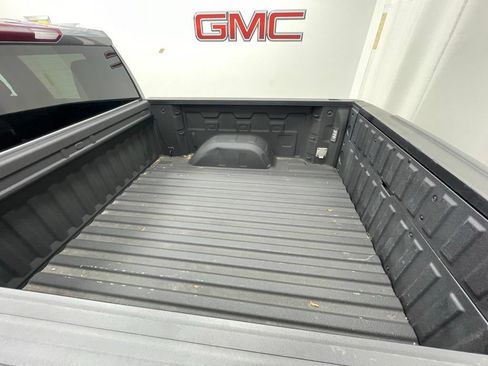 Used 2023 GMC Sierra 1500 SLT w/ SLT Premium Package AWD/4WD image 8