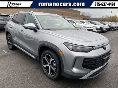 New 2025 Volkswagen Tiguan SE