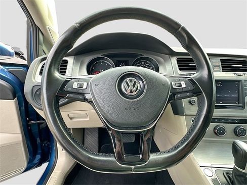 Used 2016 Volkswagen Golf SE image 11