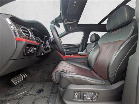 Used 2020 Bentley Bentayga image 18