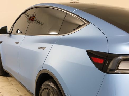 Used 2026 Tesla Model Y Long Range image 41