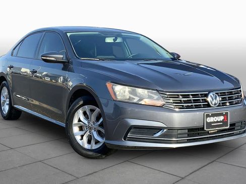 Used 2018 Volkswagen Passat 2.0T S FWD image 3