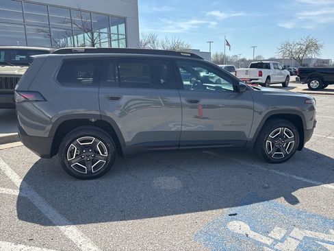 New 2026 Jeep Cherokee Laredo AWD/4WD image 30