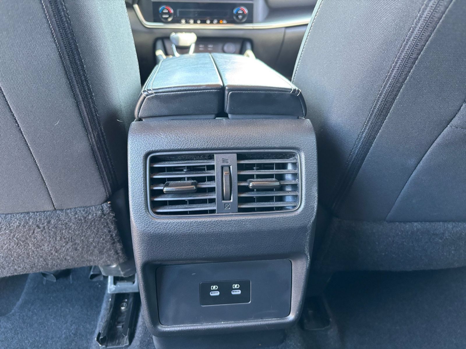 Used 2025 Nissan Rogue SV FWD image 24