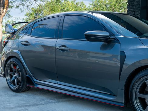 Used 2019 Honda Civic Type R image 9