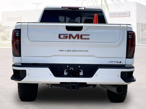 Used 2026 GMC Sierra 2500 AT4 AWD/4WD image 16