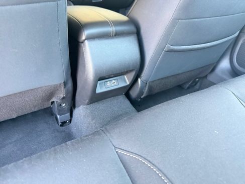 Used 2025 Nissan Altima 2.5 SV FWD image 22