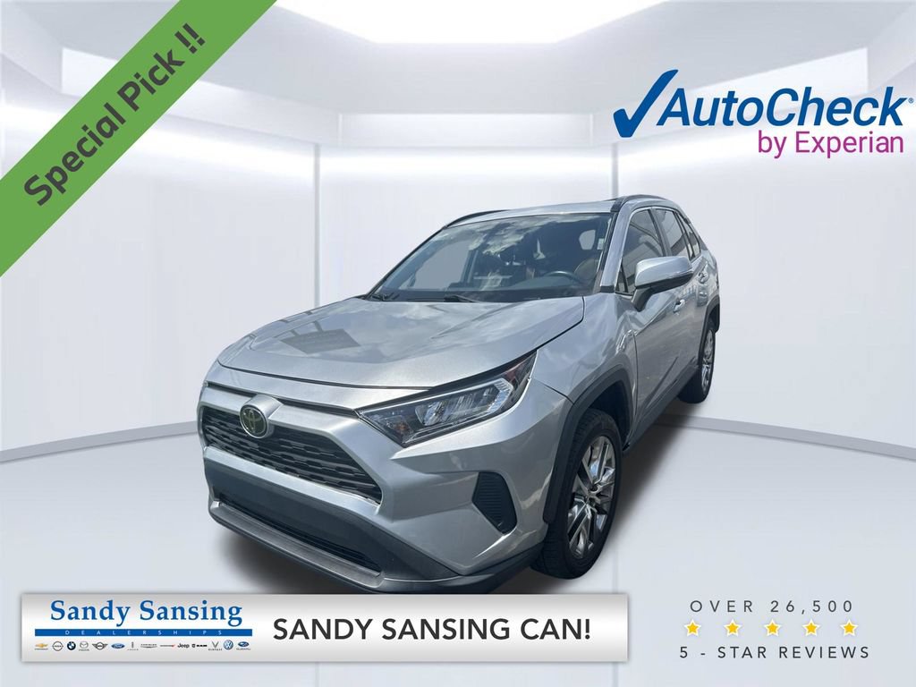 Used 2020 Toyota RAV4 XLE Premium FWD image 1