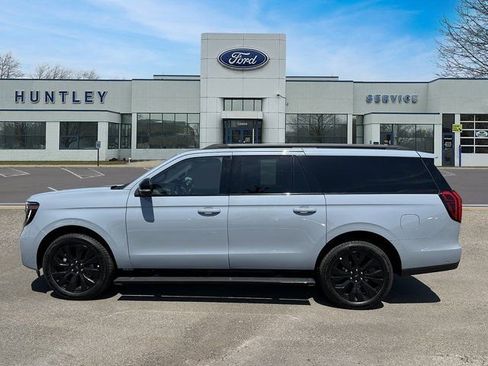 Used 2025 Ford Expedition Max Platinum w/ Stealth Appearance Package image 7