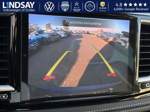 Used 2023 Chrysler Pacifica Touring-L image 17