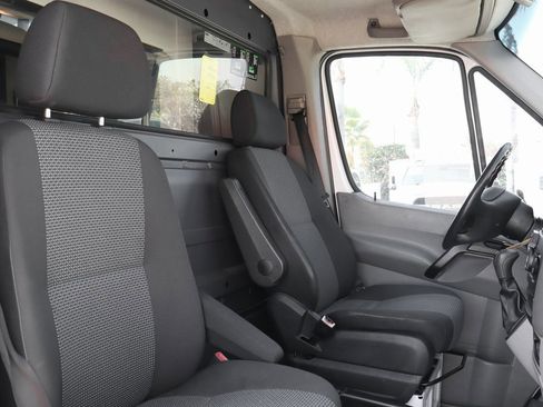 Used 2013 Mercedes-Benz Sprinter 3500 image 31