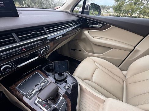 Used 2018 Audi Q7 3.0T Prestige image 34