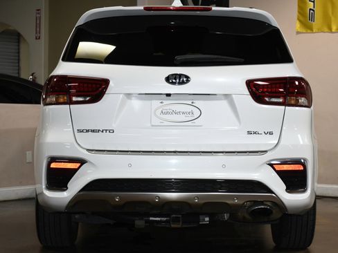 Used 2019 Kia Sorento SX image 2