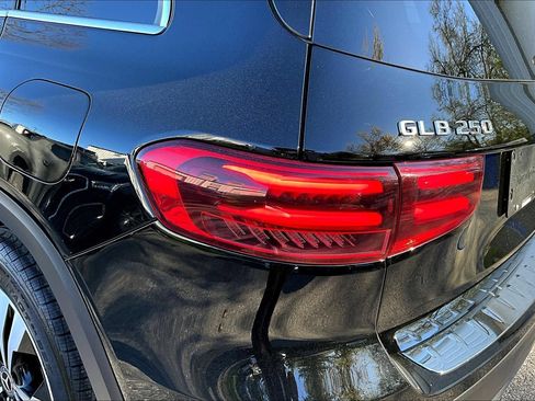Used 2025 Mercedes-Benz GLB 250 image 26