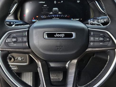 New 2025 Jeep Grand Cherokee Limited image 22