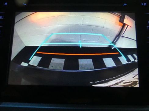 Used 2015 Toyota Sienna XLE FWD image 14