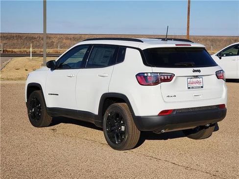 New 2026 Jeep Compass Latitude image 3
