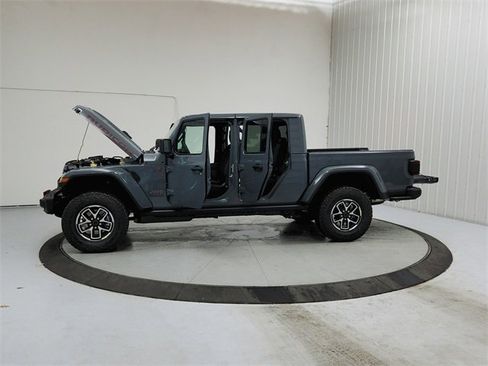 New 2026 Jeep Gladiator Rubicon w/ Steel Bumper Group image 12