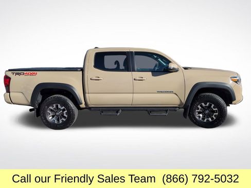 Used 2019 Toyota Tacoma TRD Off-Road image 7