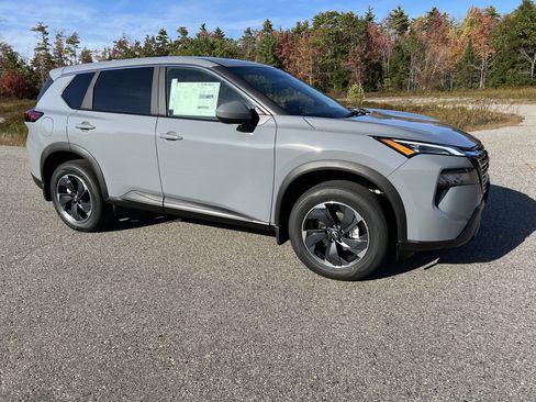 New 2026 Nissan Rogue SV image 9