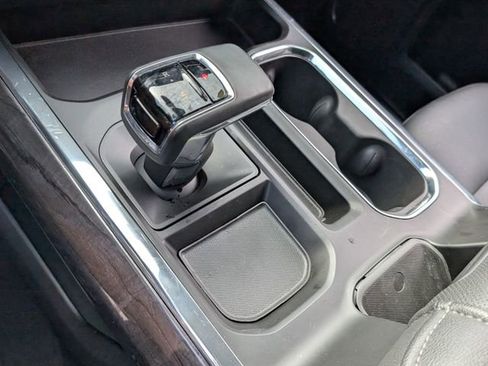 Used 2024 Chevrolet Silverado 1500 LTZ image 24