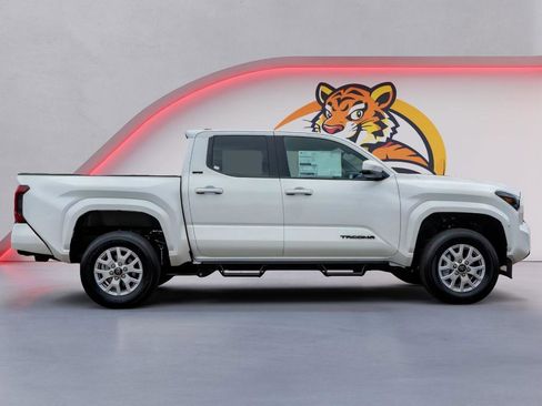 New 2026 Toyota Tacoma SR5 AWD/4WD image 4
