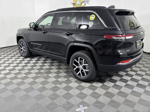 New 2025 Jeep Grand Cherokee Limited w/ Luxury Tech Group II AWD/4WD image 6