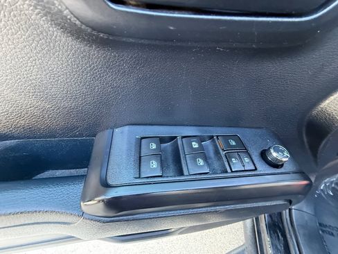 Used 2018 Toyota Tacoma SR AWD/4WD image 24