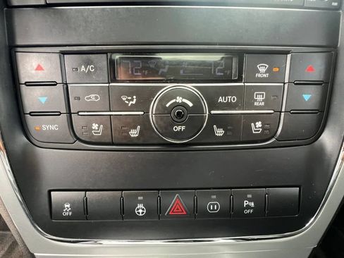 Used 2012 Jeep Grand Cherokee SRT8 w/ Luxury Group II AWD/4WD image 37